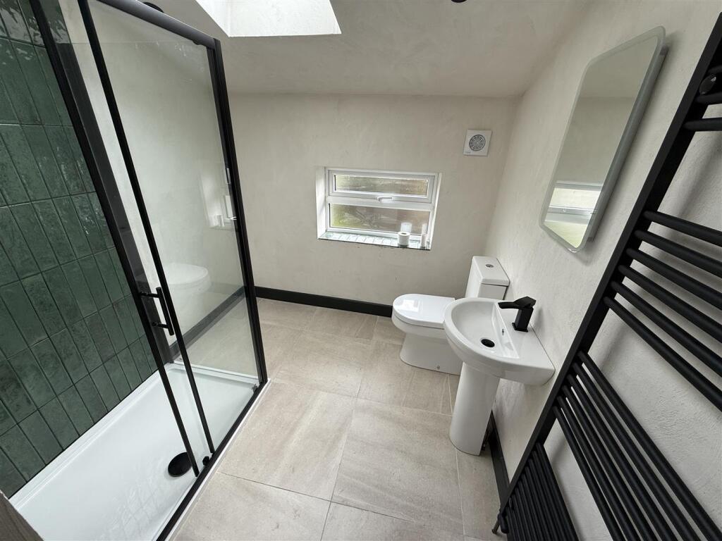 En Suite Shower Room