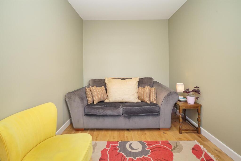 Bedroom/Office