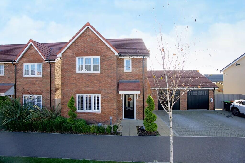 Peacock Lane | Biddenham | Beds | MK40 | immaculate house