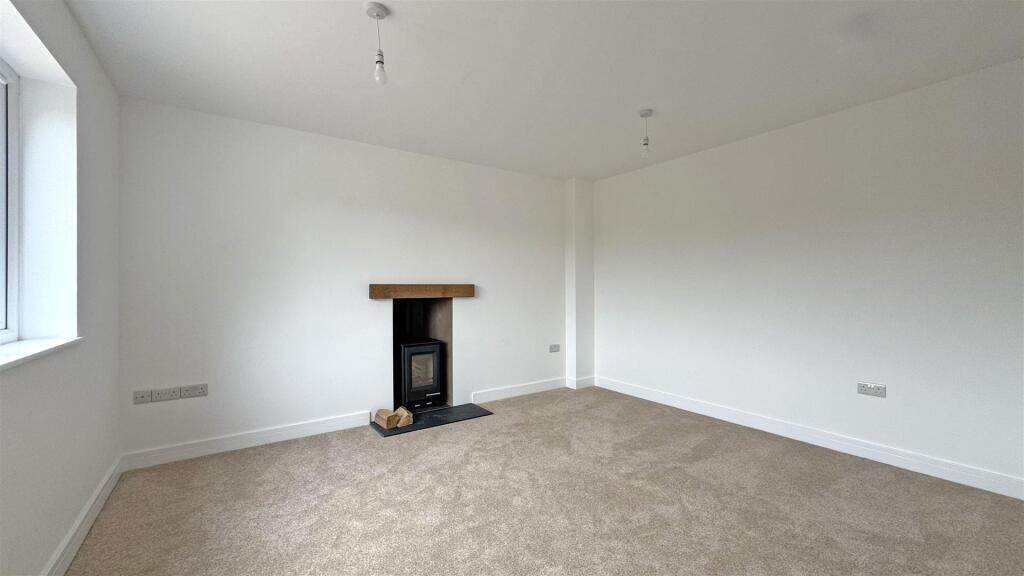 Lounge 1.jpg
