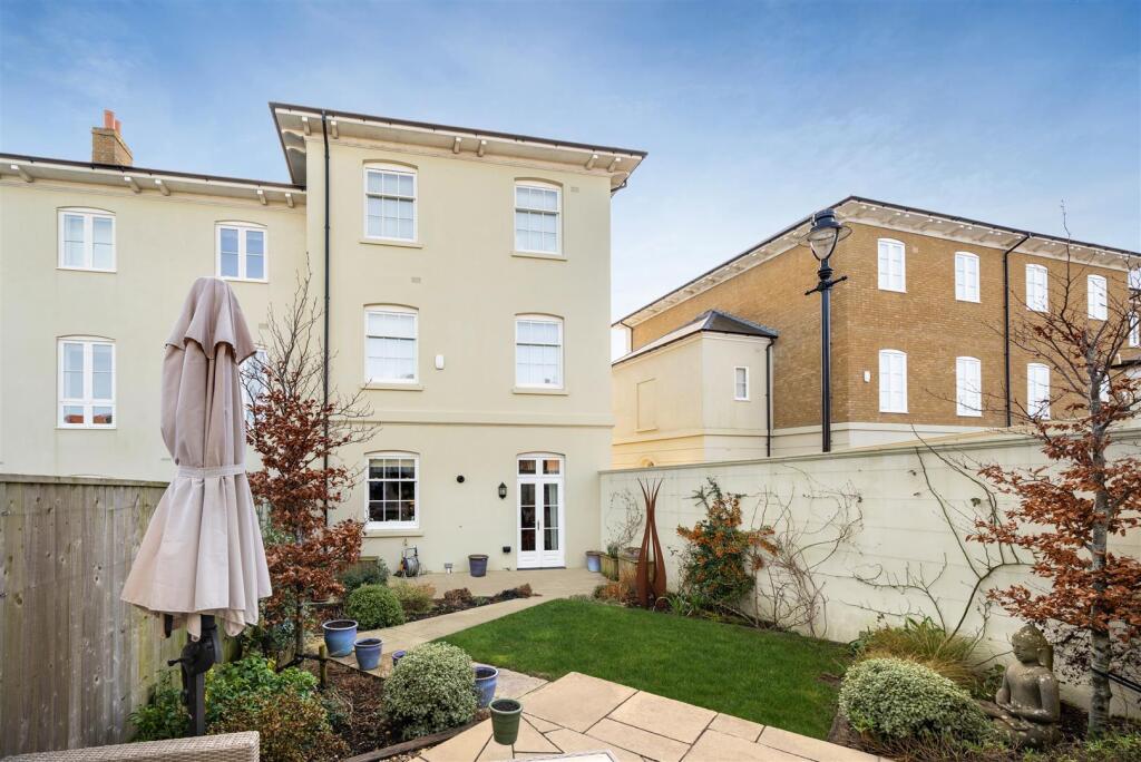 21 Crown Terrace