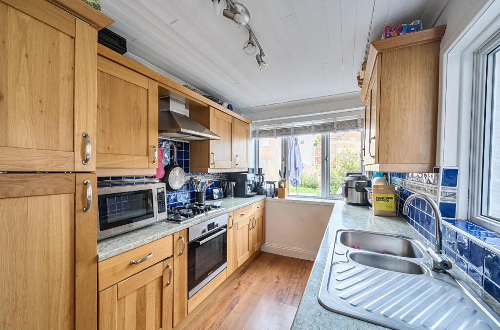 1359773-9-68dac01...