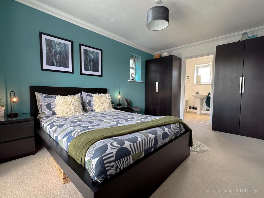 1 Caswell Close Kettering-29.jpg