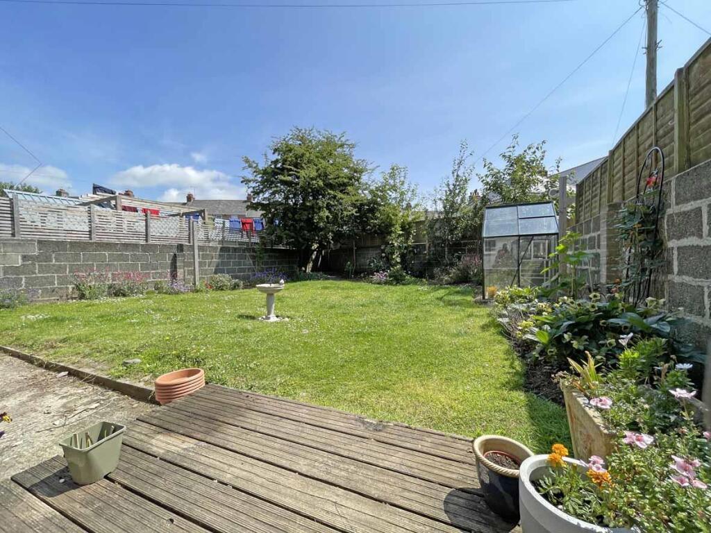 Central Park Avenue 11 Garden Front.jpg