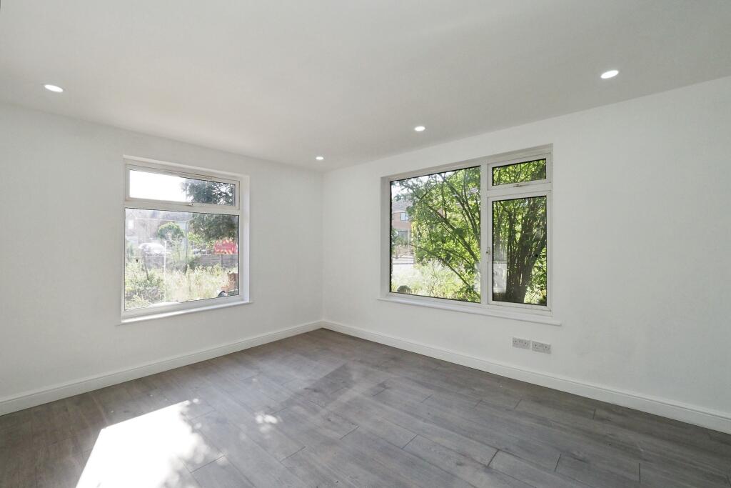 Airy and Bright Lounge