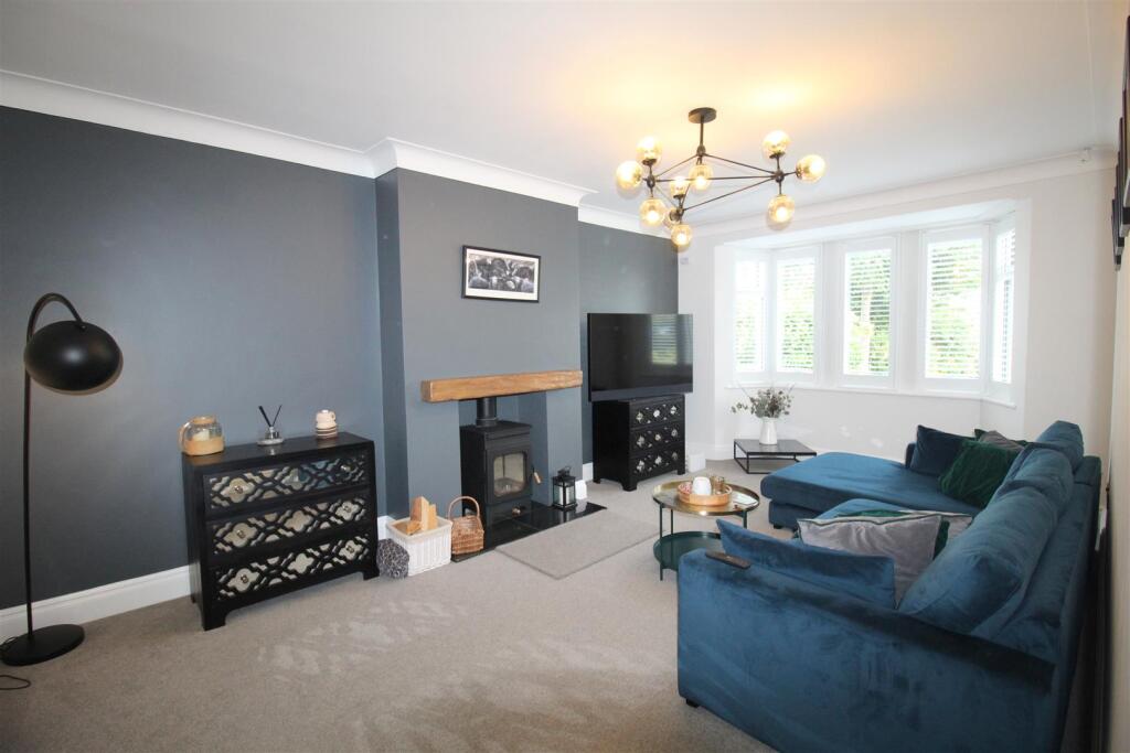 Clifton Drive South, Lounge.JPG