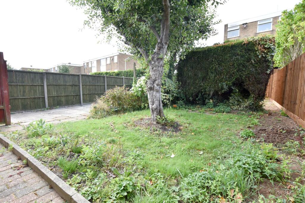 REAR ENCLOSED GARDEN