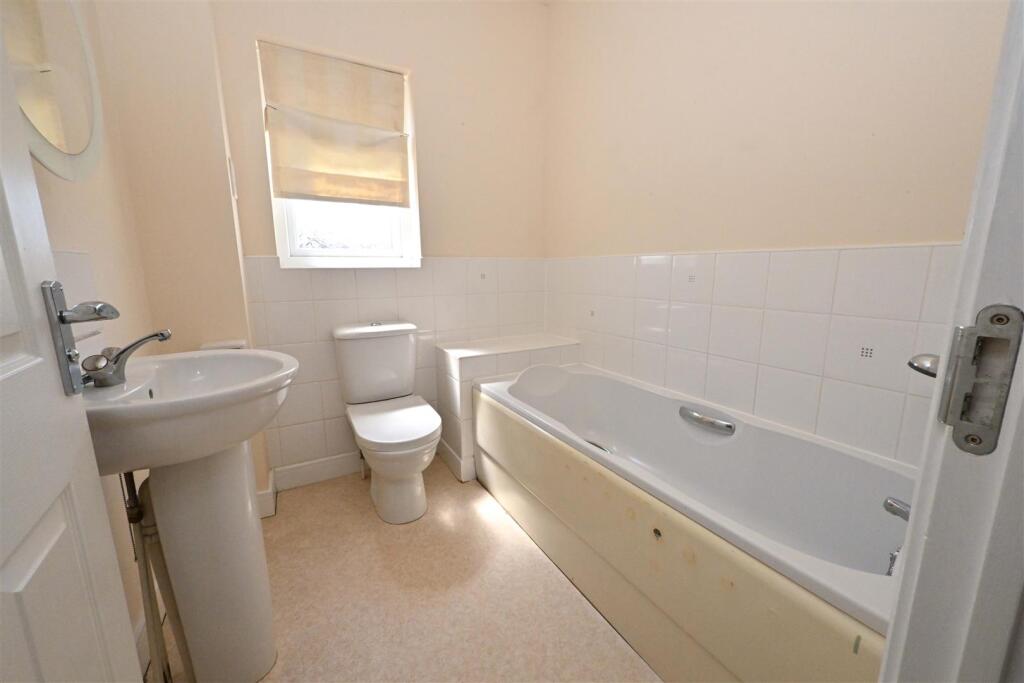 180625 Garth Road, Trowbridge       006.JPG