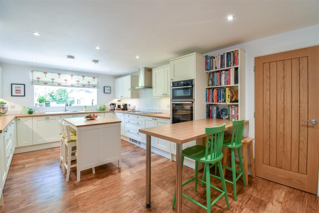 Kitchen / Breakfast