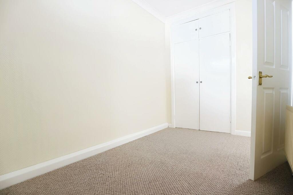 a7f4f48f-Bedroom2otherangle.jpg