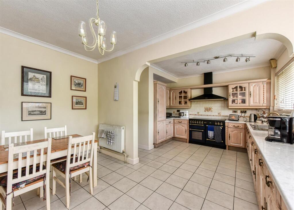 Perton Springs-kitchen2.jpg