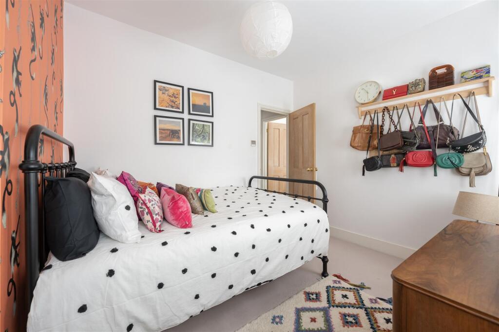 Westbury E17