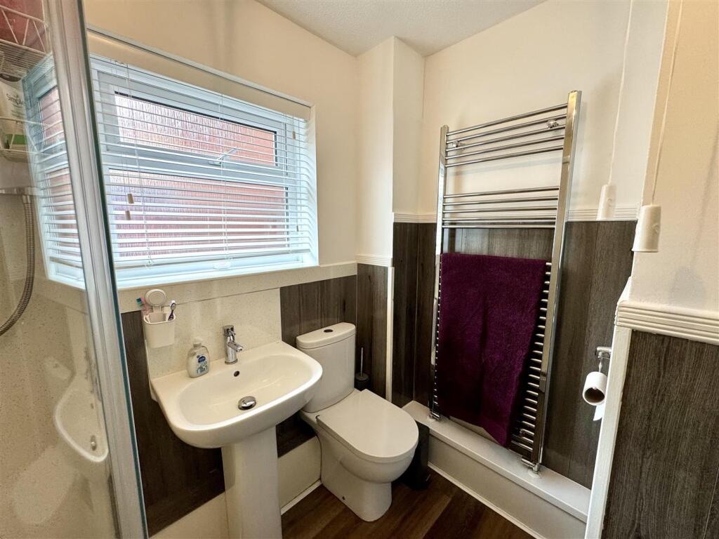 SHOWER ROOM