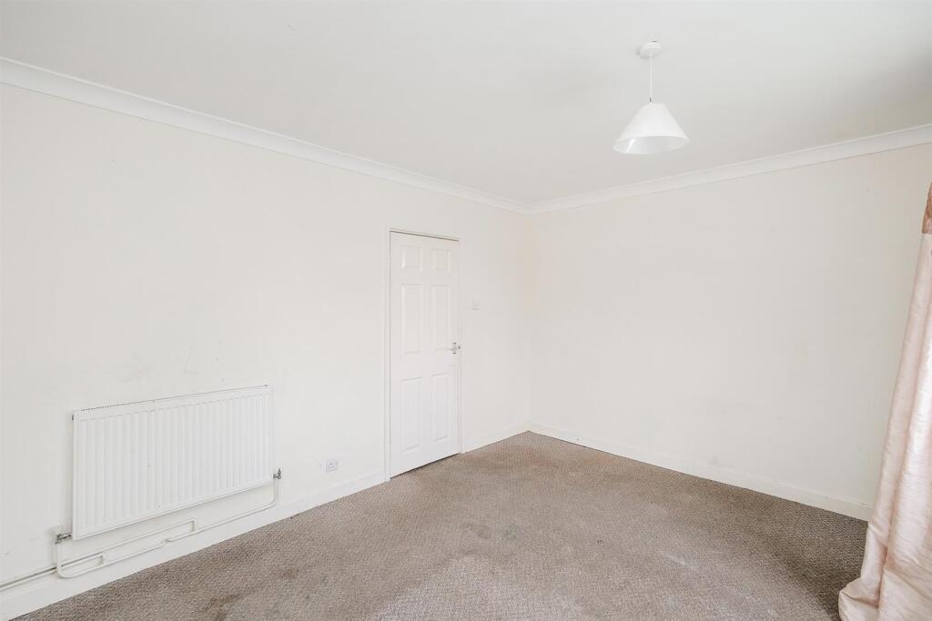 Cherrydown Avenue