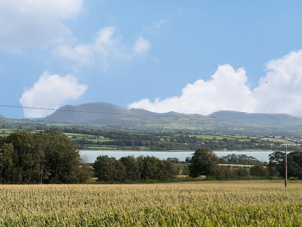 Snowdon View, Brynsiencyn