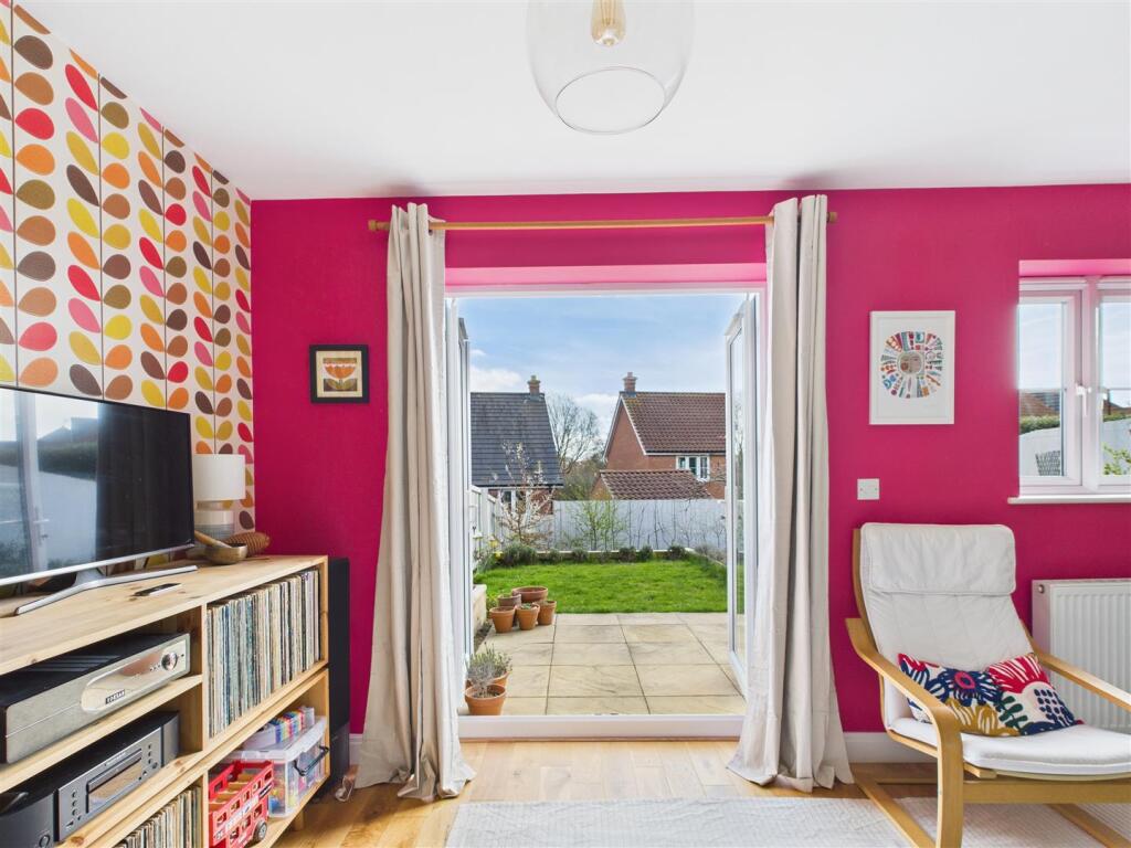 RECEPTION ROOM/DINING ROOM