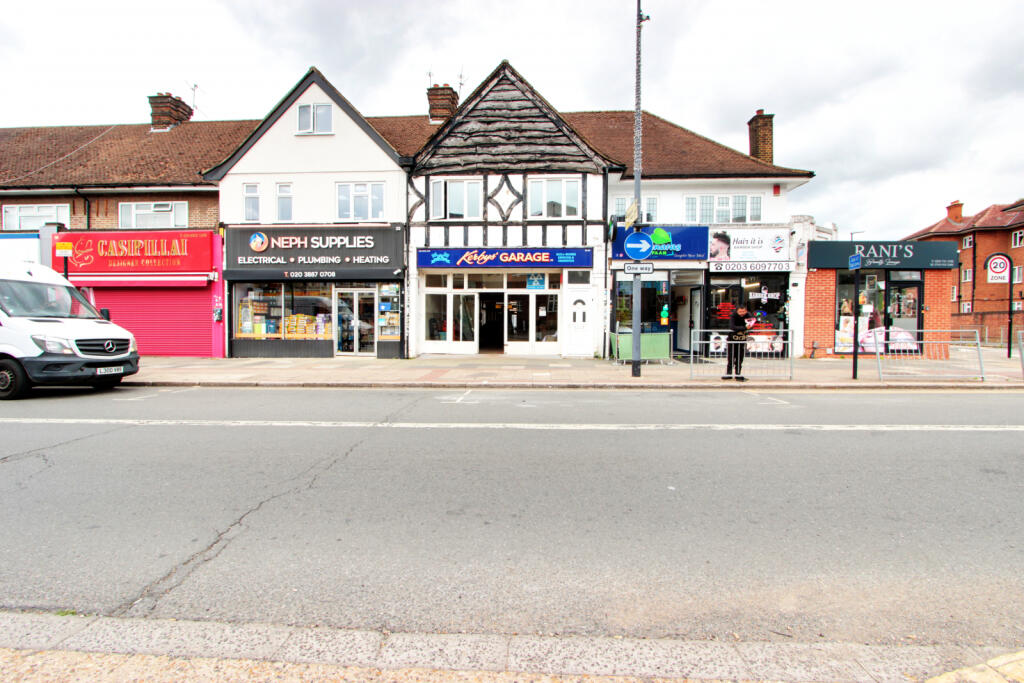 3 bedroom Maisonette