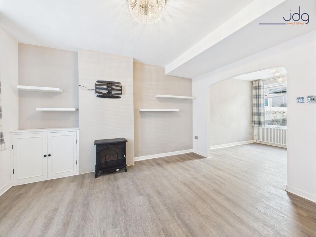 Bright and airy Lounge - Open plan