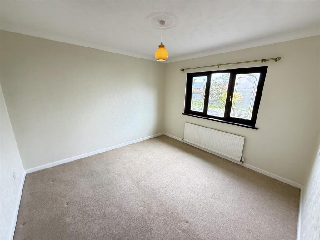 REAR BEDROOM 3