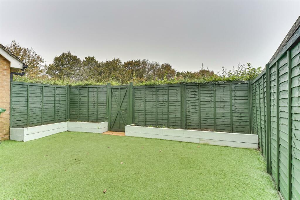 Harmonds Wood Close-24.jpg