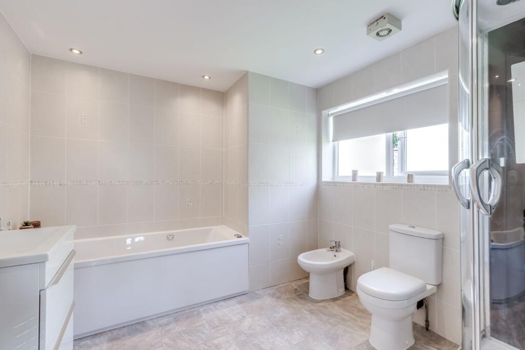 En-Suite - Bedroom 1