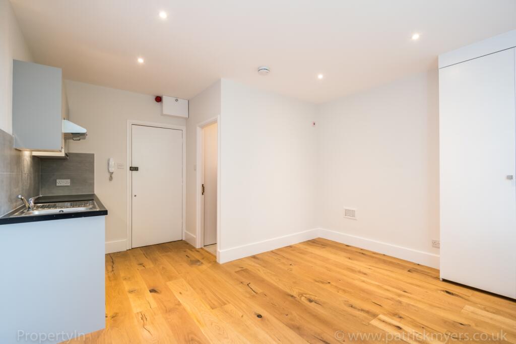 Flat 6, 71 Thurlo...