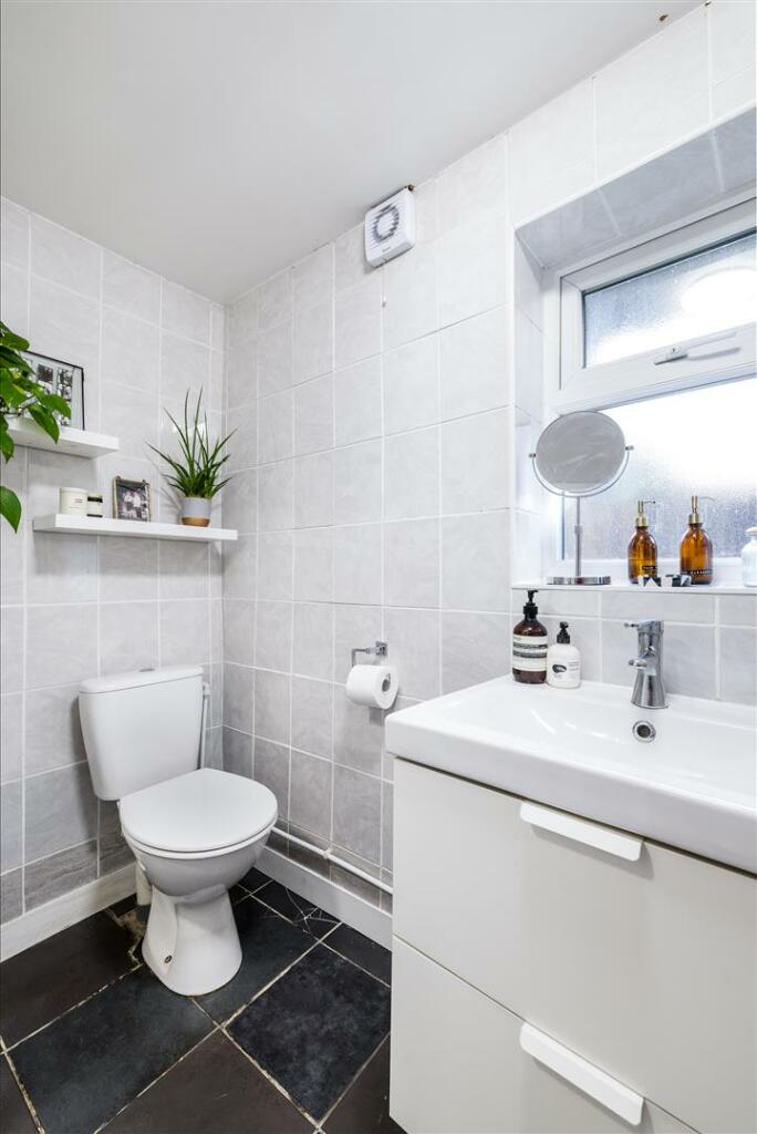 Dawlish Road, E10
