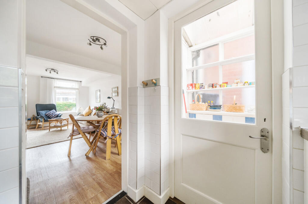 1336850-7-68a4d37...