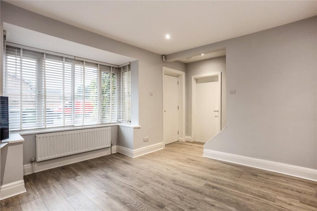 Entrance/Lounge