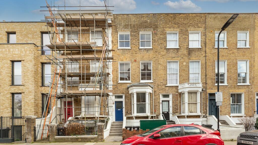 Flat B, 121 Milton Grove, Stoke Newington, London, N16 8QX