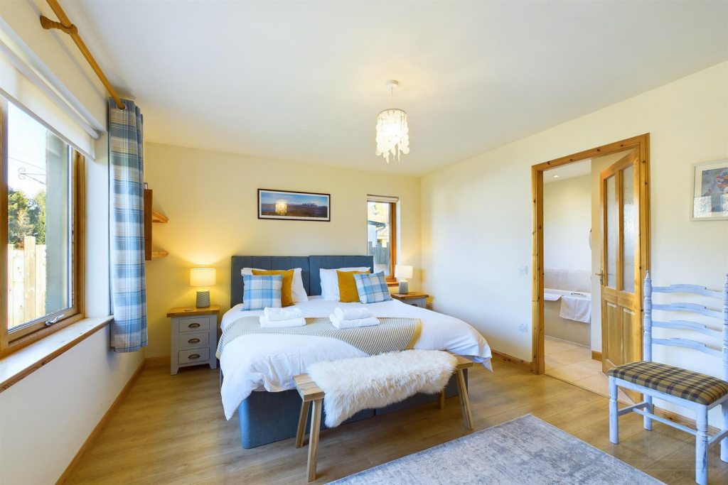 Forest Trail Lodge-22.png