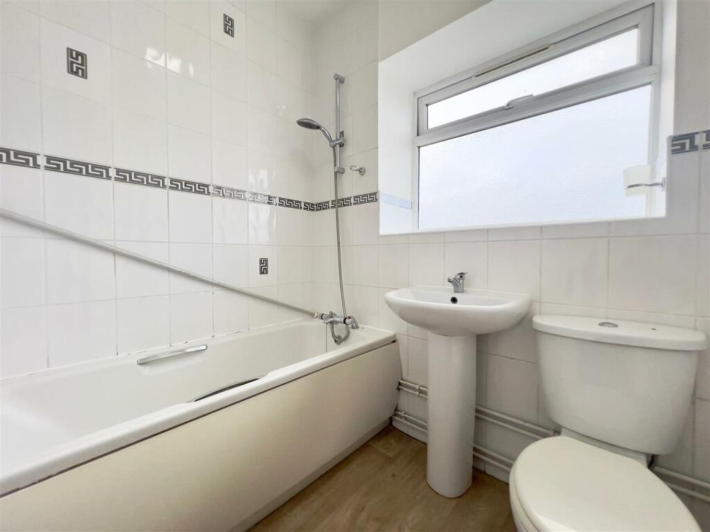 bathroom (1).jpg