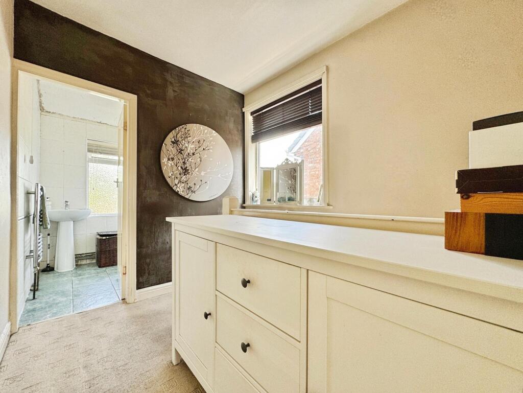 66, Crown Hills Avenue, LE5 4HE