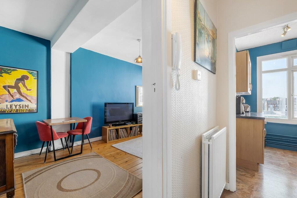 136 Brixton Hill Court17-HDR.jpg
