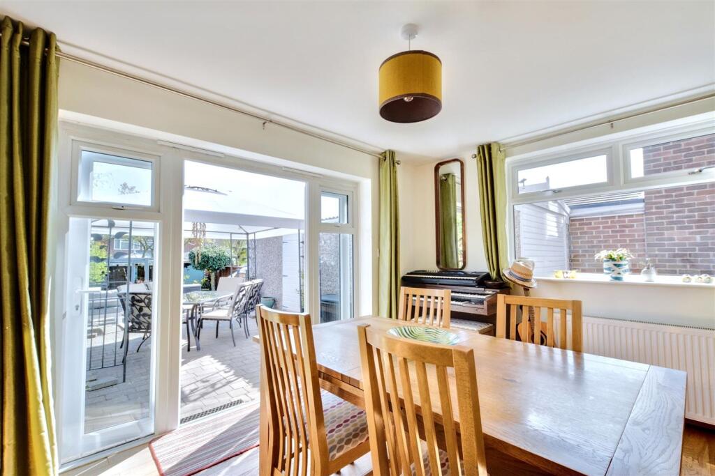 Dining Room_1.jpeg