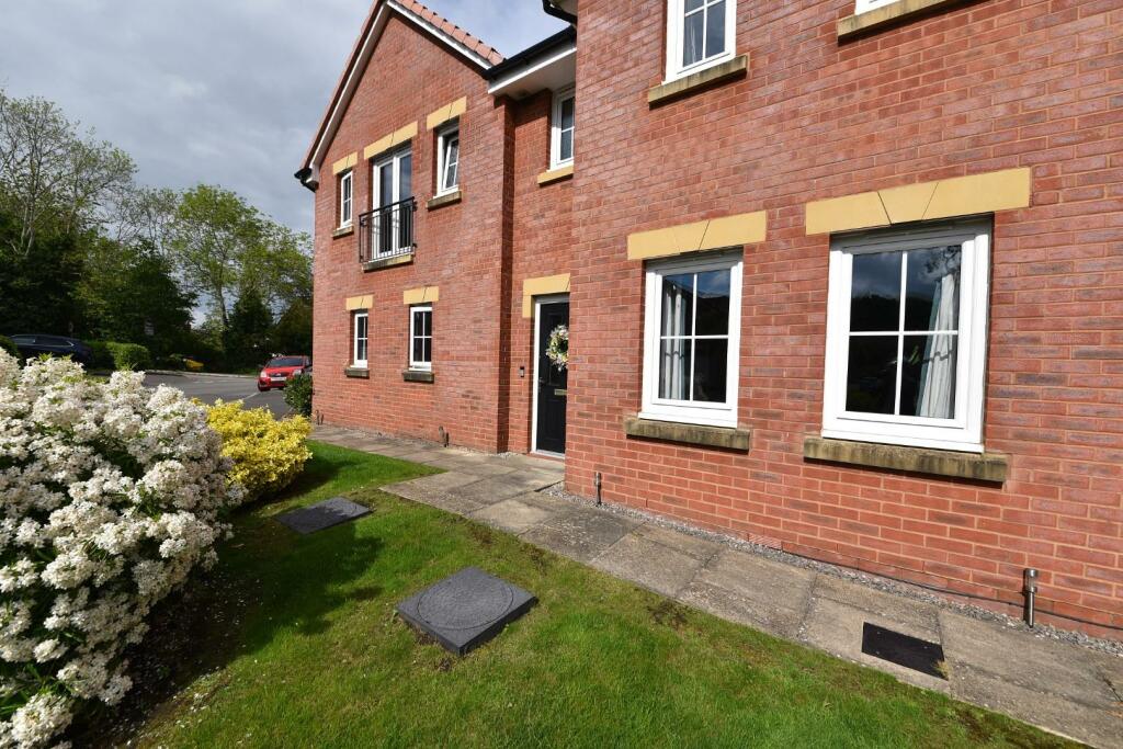 FRONT GARDEN