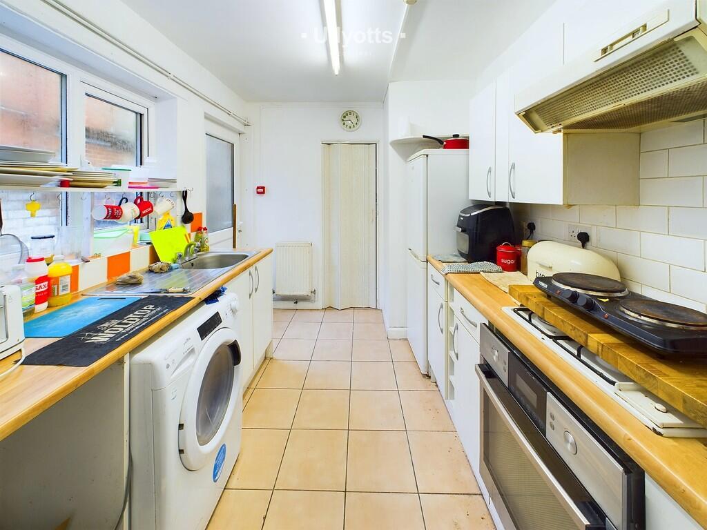Flat 1 Kitchen