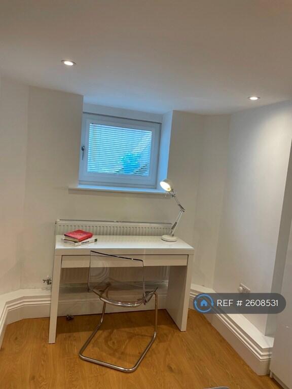 Bedroom 1 Desk/Dressing Table