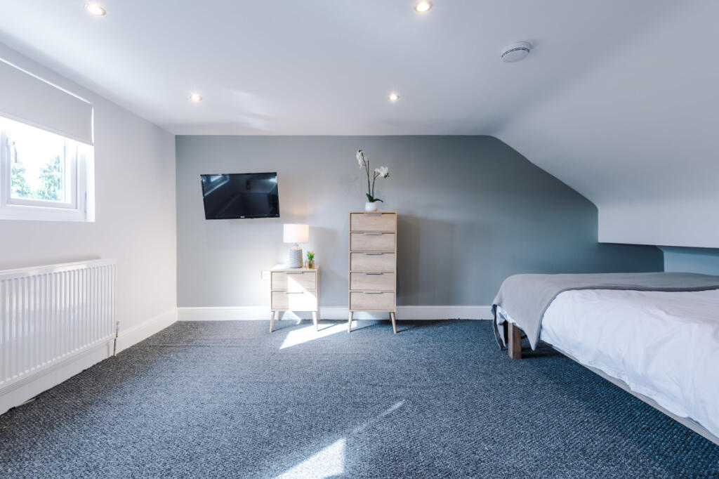 10 Holcombe, Bedroom 2