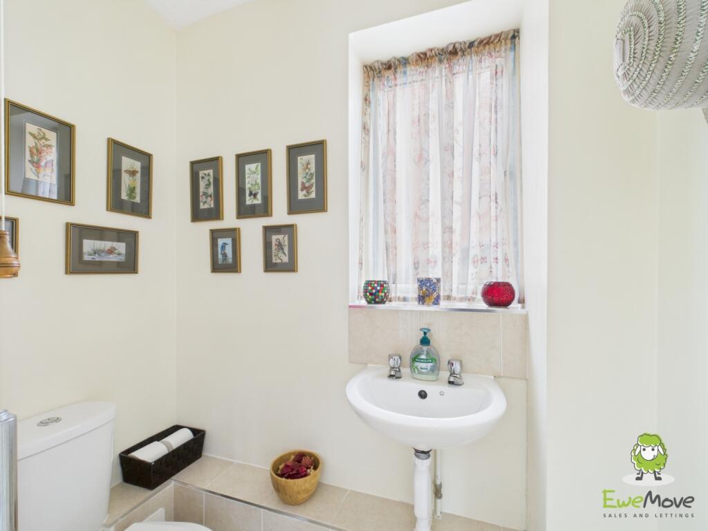 EweMove Basingstoke Olivers Close 