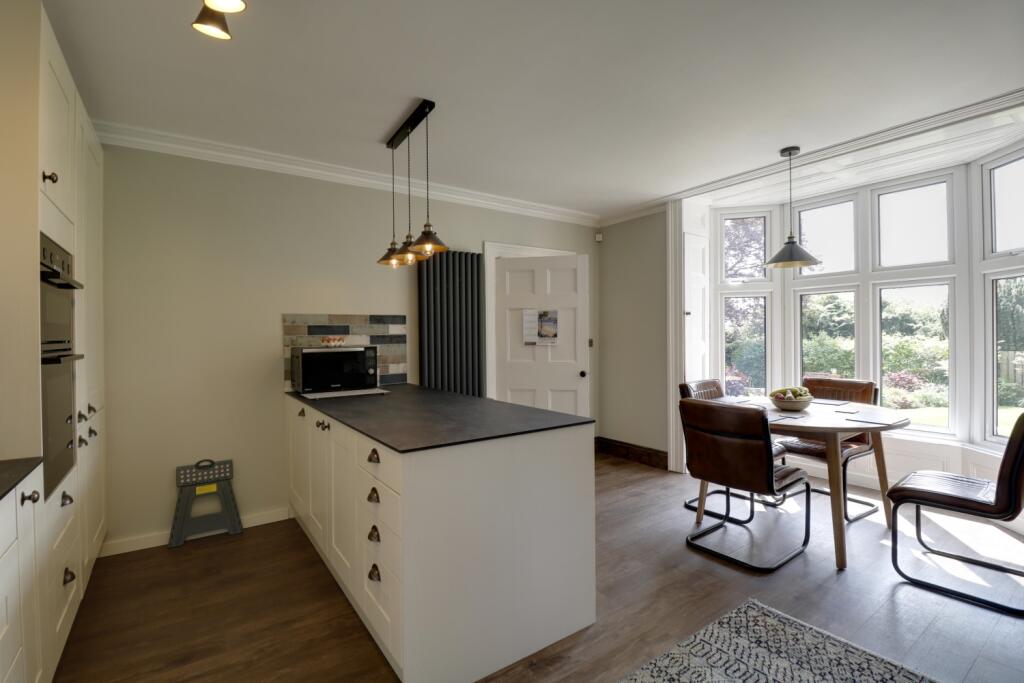Kitchen f