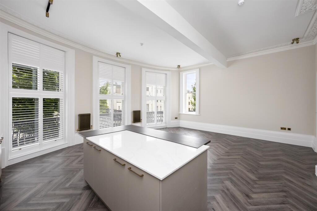 Open Plan Lounge Kitchen