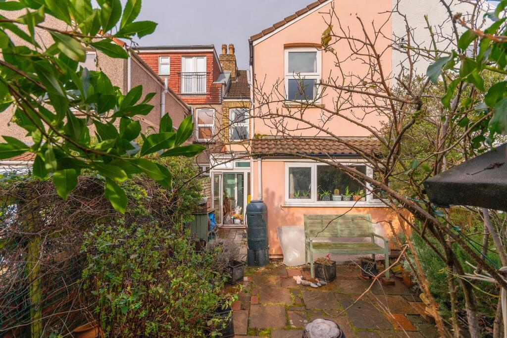 1S1R5SE - External E.jpg