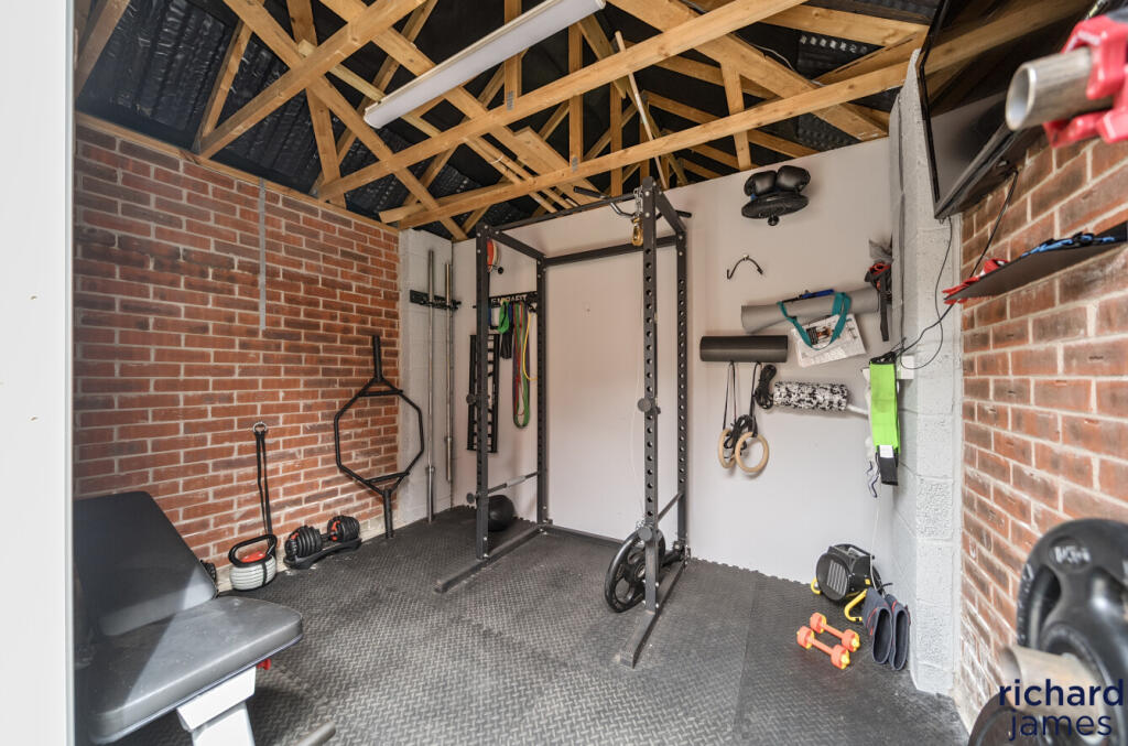 cf45d262a5764072a25818ed68f7221b