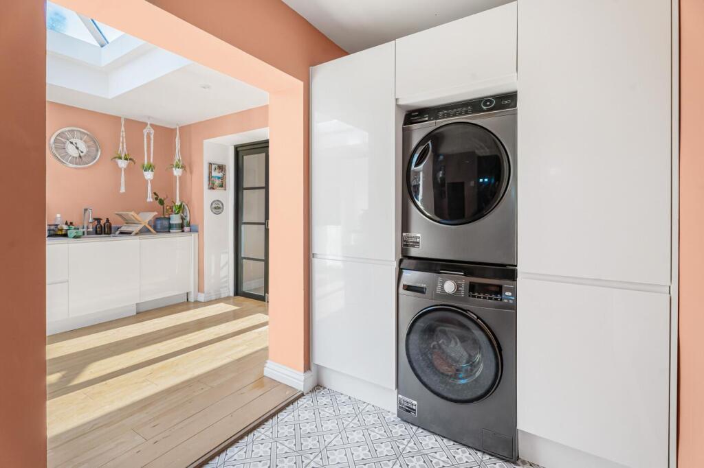 Farthings, Badby Road West