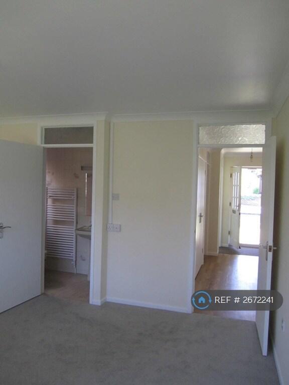 En-Suite + Entrance To Bed 1