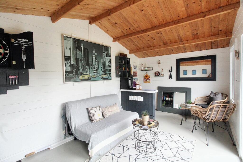 Summer House / Potential Home Office