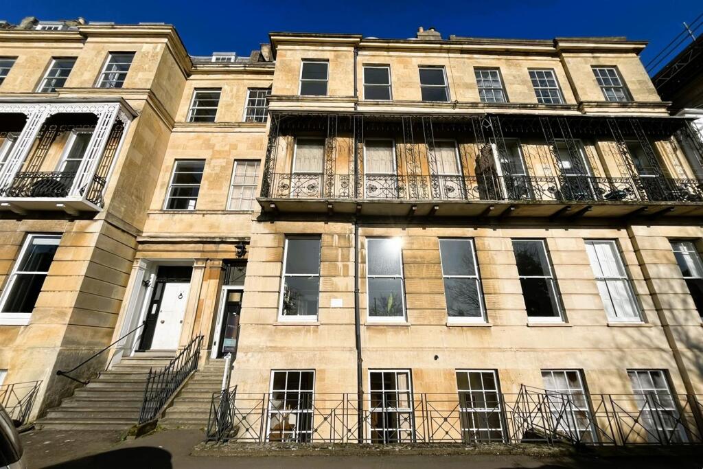 18 Lansdown Place, Cheltenham GL50 2HX | Leasehold