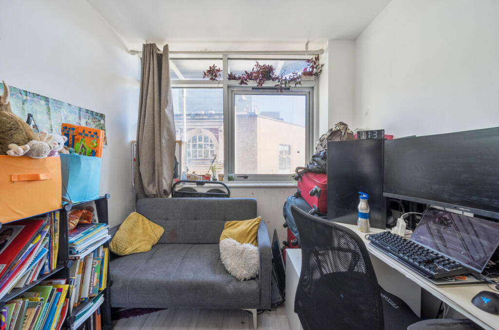 1363899-6-68e4ab9...