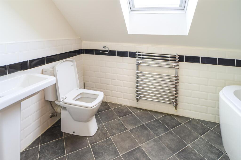 74 Hookhams Lane-bathroom-28.jpg